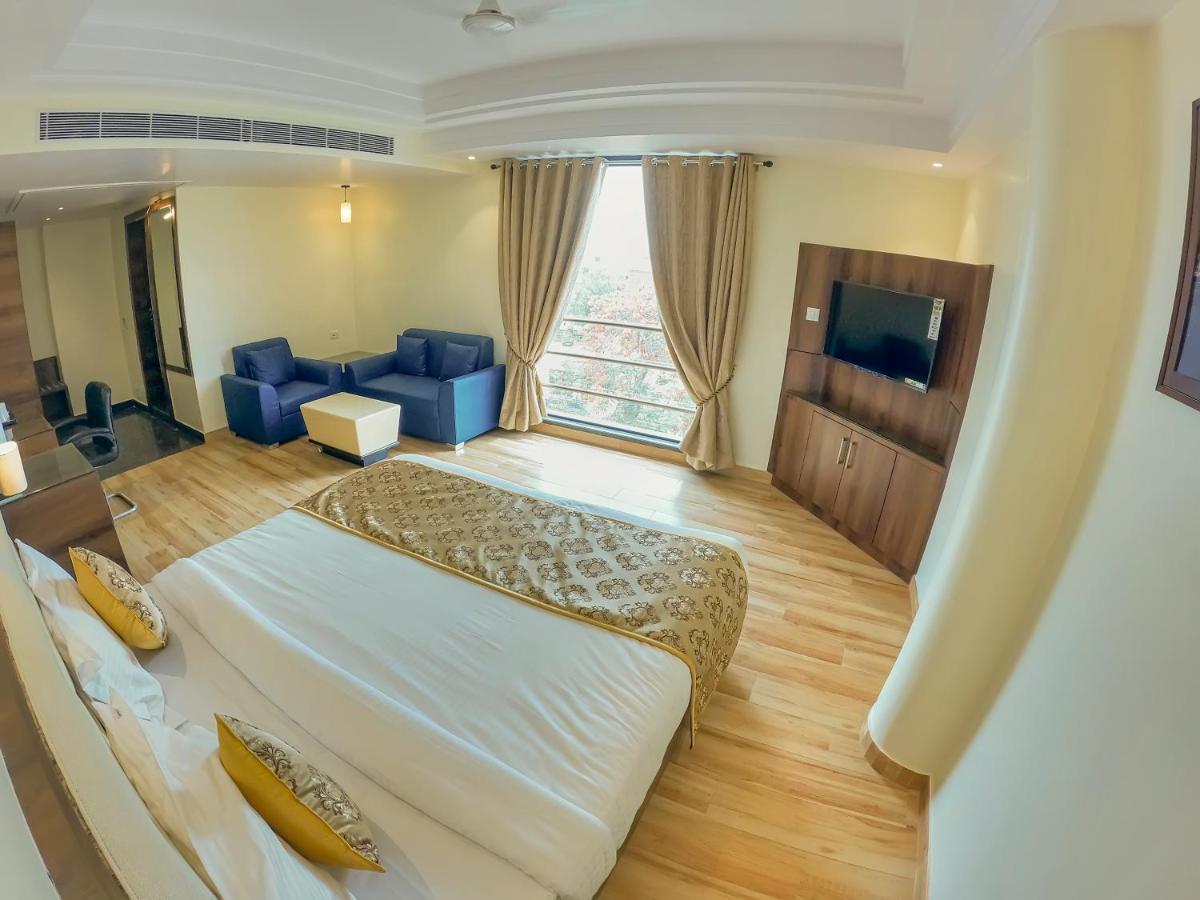 Hotel Hira Inn-10Mins From Railway Station & Bus Station Allāhābād Junction Kültér fotó